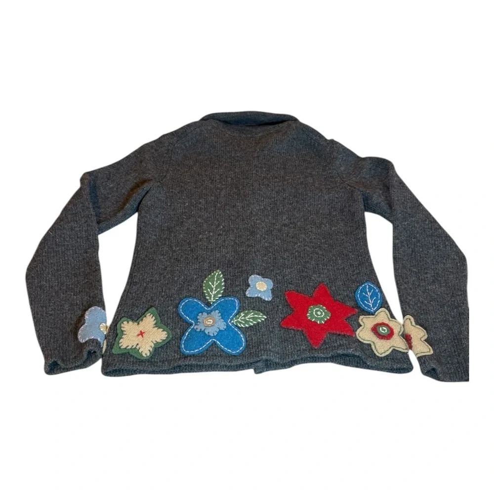 Boden Gray Blue Wool Button Up Sweater with Felted Flowers round collar, size 10
